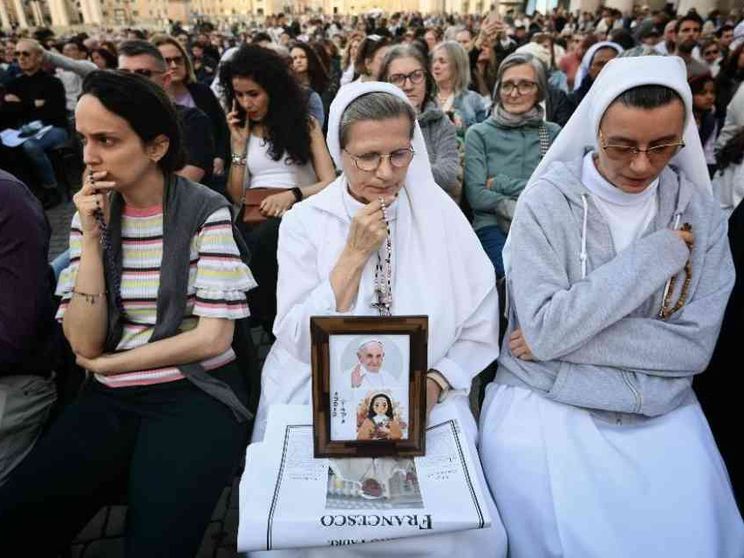 Quando e come sarà possibile rendere omaggio alla salma di papa Francesco