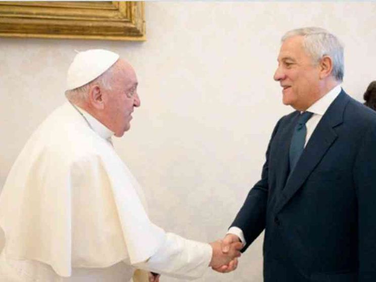 Tajani: «Francesco è stato davvero il Papa di tutti»