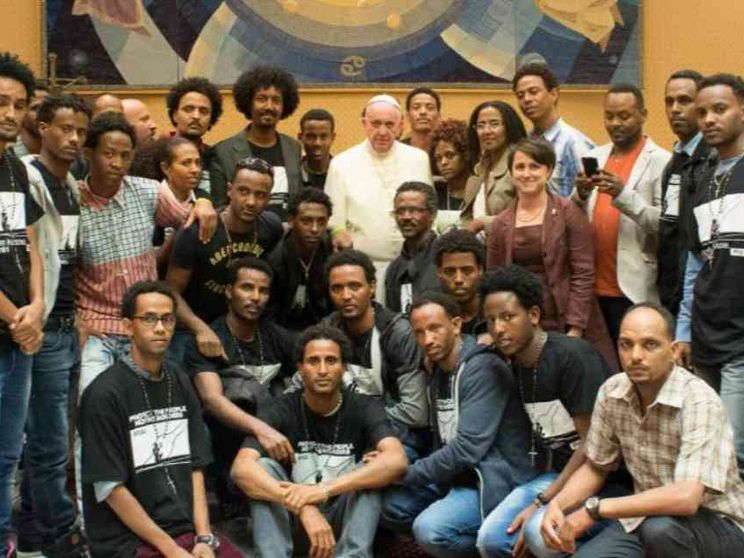 Bergoglio e le ong che salvano i migranti: storia di un'amicizia