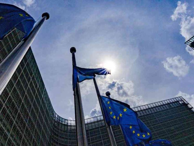 Multe per Apple e Meta, violazioni al Digital Markets Act