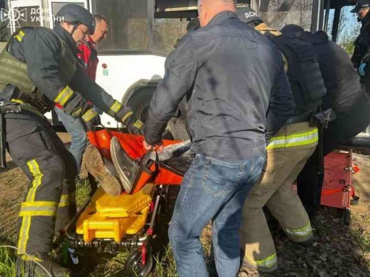 I Volenterosi bocciano Trump E Putin massacra nove operai