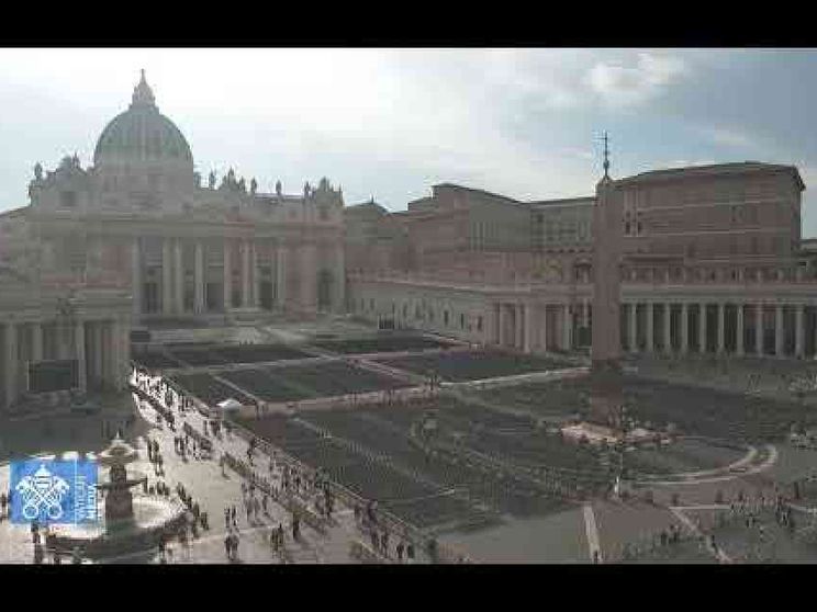 È tutto pronto per i funerali di Francesco. L'omaggio di poveri e potenti