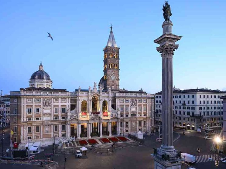 Il legame con Maria che accompagna Francesco nel suo ultimo viaggio