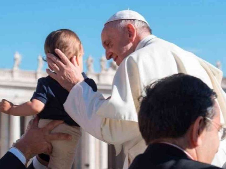 «Vivi, ama, sogna, credi»: le parole del Papa che tutti dovrebbero leggere