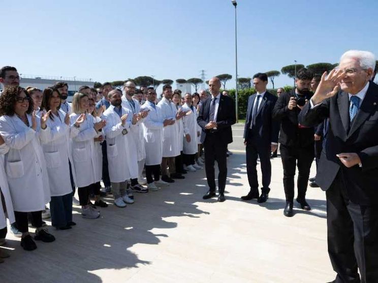 Mattarella: «Intollerabili i morti. Equità per i salari dei migranti»