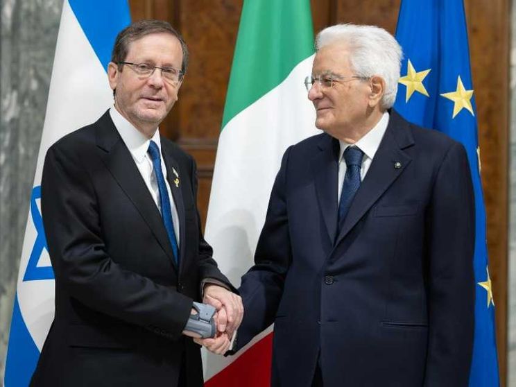 Mattarella ad Herzog: due popoli e due Stati unica via per la pace