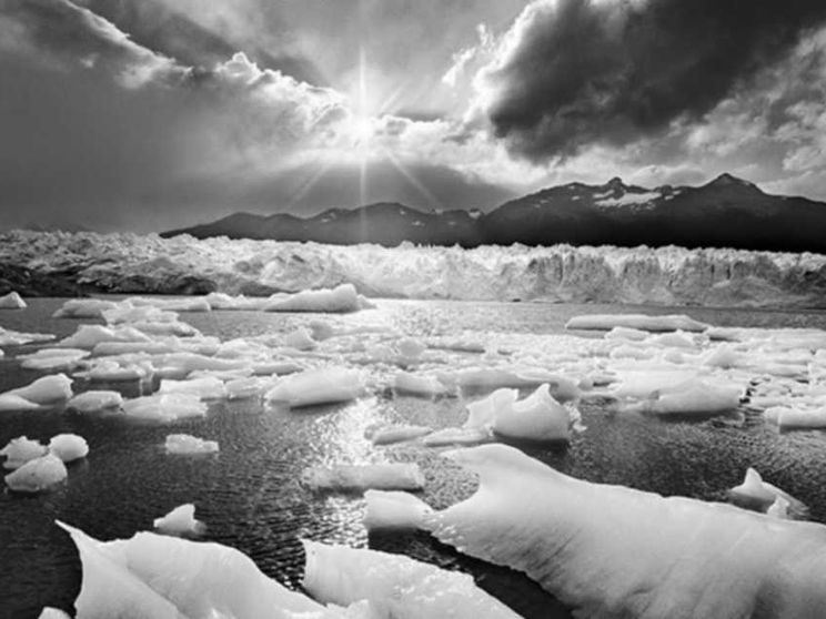 Il grido d'allarme di Salgado per i ghiacciai aggrediti dalla crisi climatica