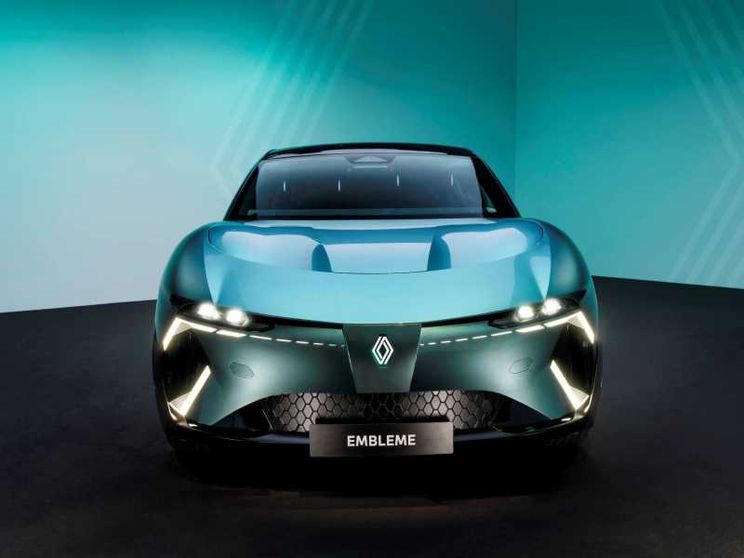 Renault Embleme, la prima auto-laboratorio ricicabile al 90%