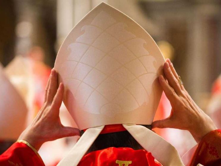 Tutti i cardinali sono arrivati a Roma. E c'è l'identikit del nuovo Papa