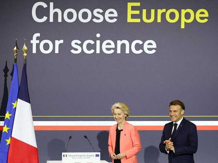 Perché il piano di Macron sui ricercatori Usa irrita l'Italia