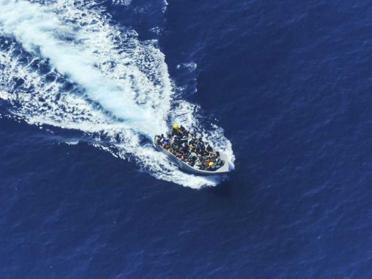 Un altro terribile naufragio: 50 morti nel Mediterraneo