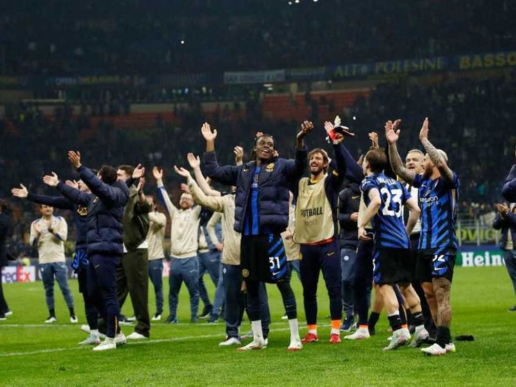 L'Inter schianta il Barcellona e vola in finale