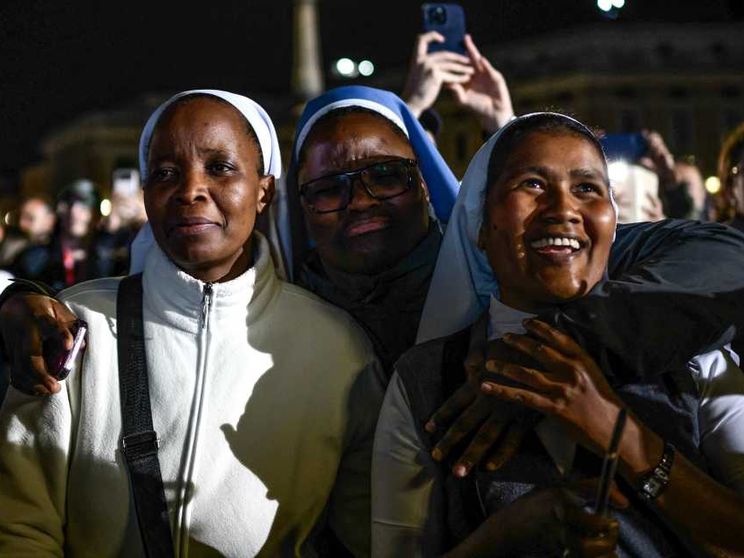 Prima fumata nera. Oggi previsti quattro scrutini