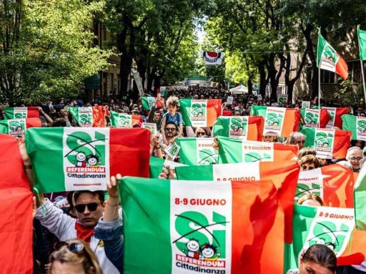 Gli italiani di fatto, ma non di diritto. Perché si farà un referendum