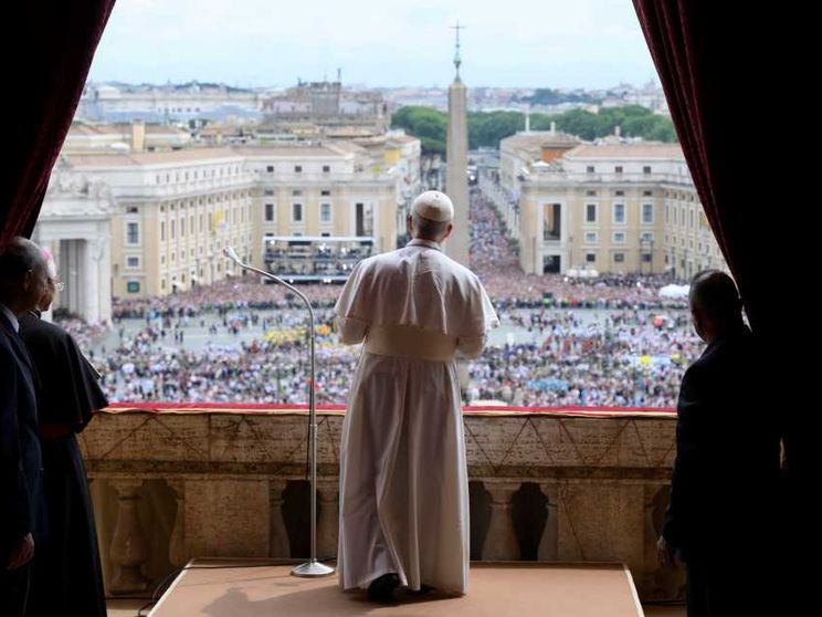 Il Papa: «Mai più la guerra». E prega per le vocazioni
