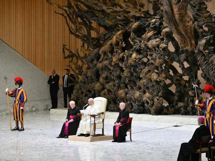 Il Papa: disarmiamo la comunicazione da odio, pregiudizi e fanatismi