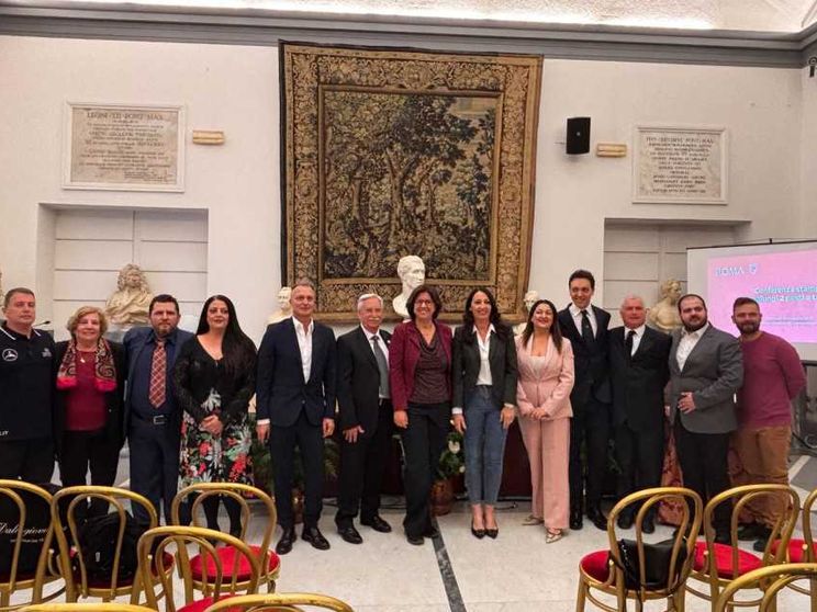 Roma aggiunge "2 posti a tavola" al ristorante per chi è in difficoltà