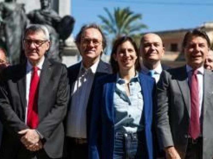 Referendum, opposizioni in piazza contro l'invito del governo all'astensione