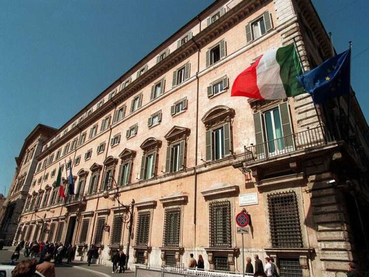 Meloni telefona al Papa: «Apprezziamo e sosteniamo l'appello per la pace»