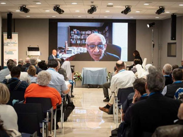 È la solitudine che uccide: fare “comunità” con i malati