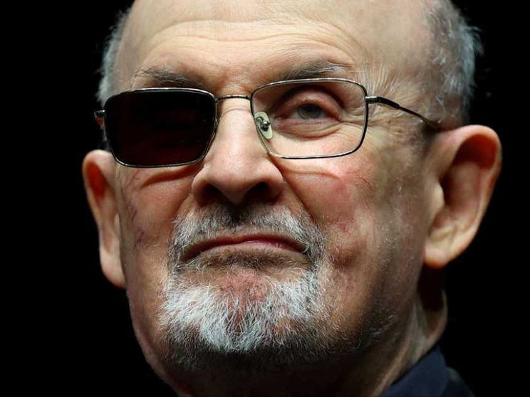 Condannato a 25 anni l'attentatore di Salman Rushdie