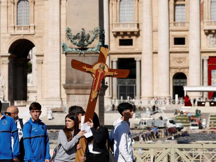 La tomba di San Pietro, la piazza: attesa per la Messa di inizio pontificato