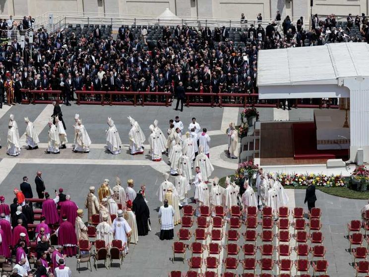Dal Papa appello per Gaza: «Bambini alla fame». L'incontro con Zelensky