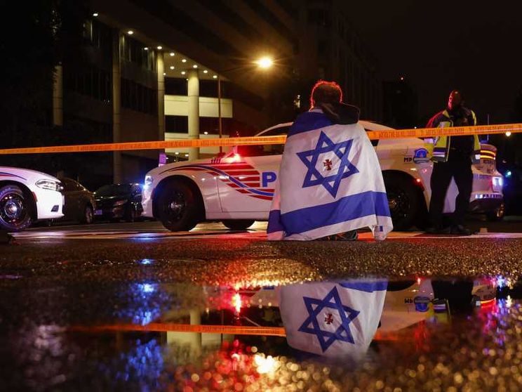 «L'antisemitismo? Iniziato molto prima della guerra, si auto-alimenta»