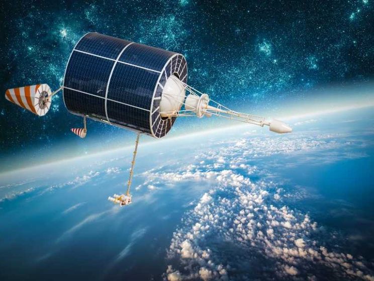 Lo spazio si è rimpicciolito. Ed è già saturo di spazzatura