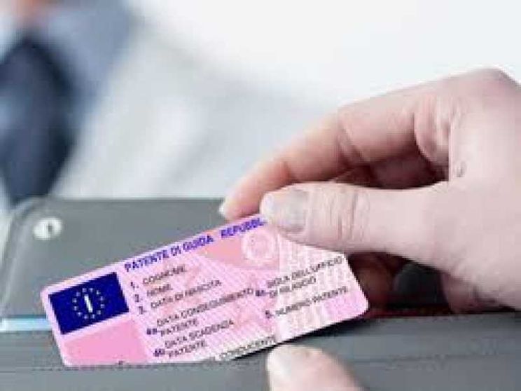 Il permesso di guida in Italia è il più caro d'Europa