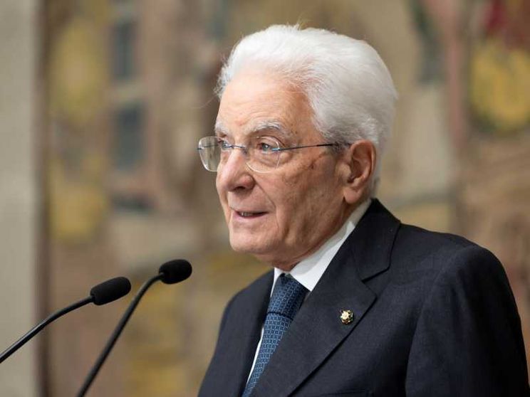 Mattarella alle giovani toghe: «Non date spunti per attacchi strumentali»