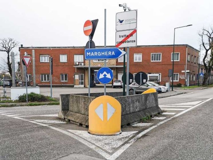 Soldi per il Ponte e per le elettriche, ma a rimetterci sono le strade