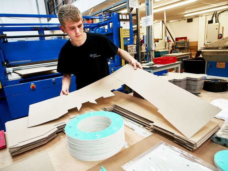 I salari bassi, la crescita debole e un "patto" nato zoppo