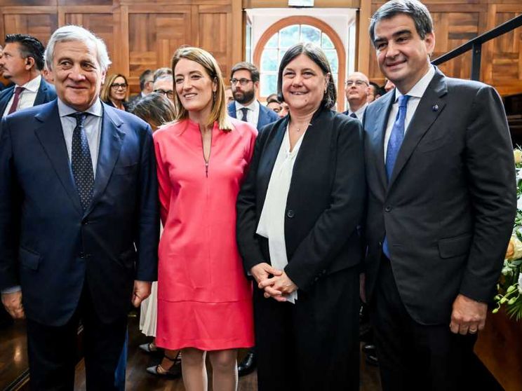 Gli studenti incalzano i politici: «Perché aumentate le spese militari?»