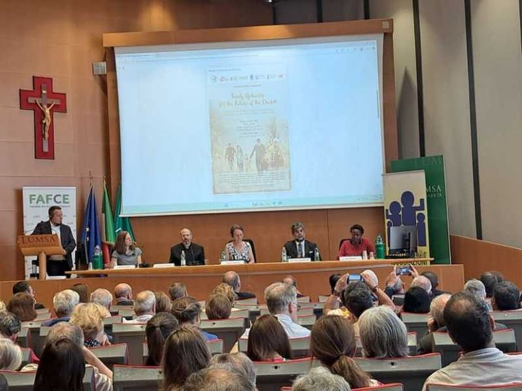 Famiglia e società, perché la Chiesa deve ripartire da qui