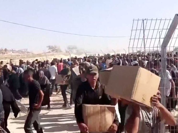 La strage a Rafah “riapre” i negoziati. Ma Israele avanza