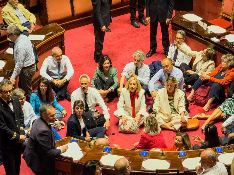 Perché il sì al decreto sicurezza ha causato la "resistenza passiva" in Aula