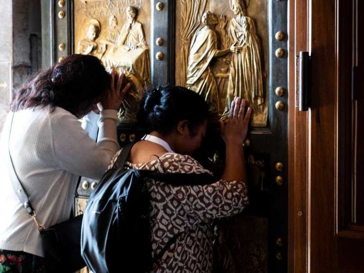 Più di cinque milioni già a Roma, pellegrini alla ricerca di senso