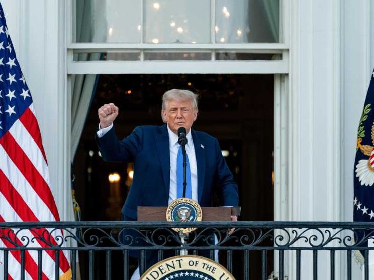 Trump chiude le porte dell'America a 12 Paesi: ecco la lista