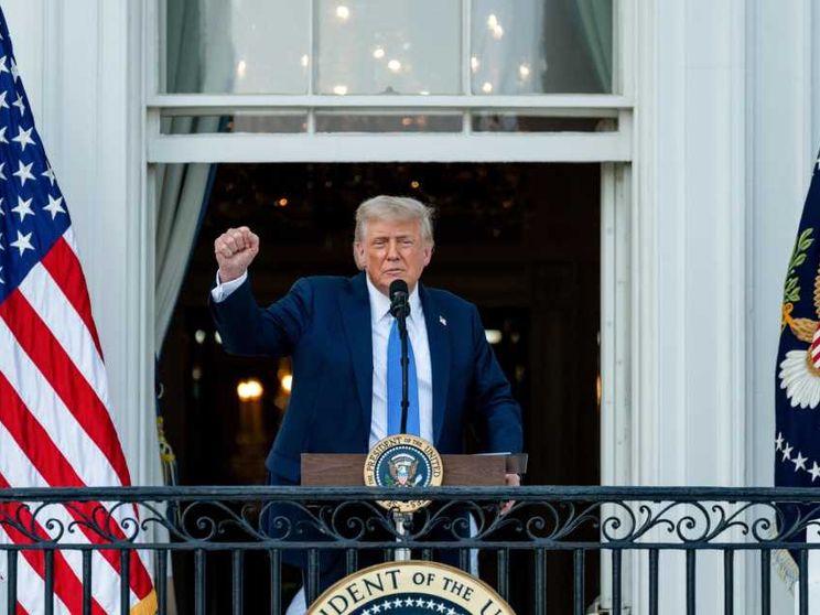 Trump chiude le porte dell'America a 12 Paesi: ecco la lista