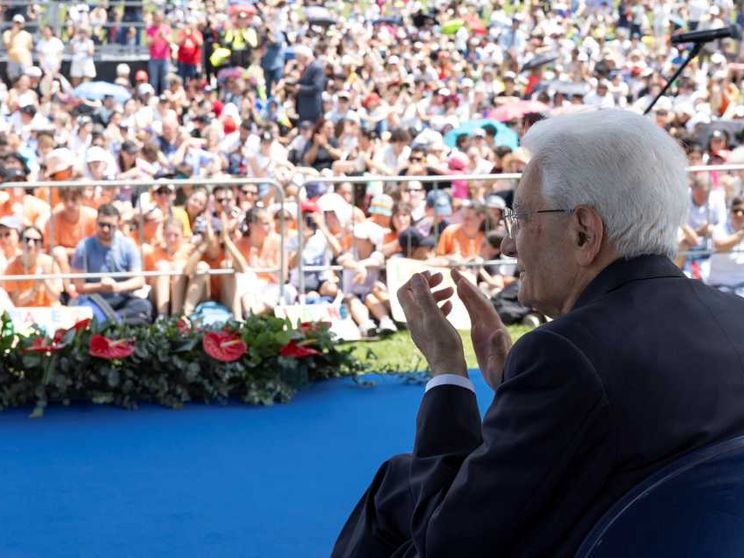 Le parole di Mattarella a 8mila ragazzi: cercate il dialogo, sempre