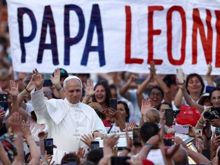 Il Papa: «Non più predatori, ma pellegrini. Così tornerà la pace nel mondo»