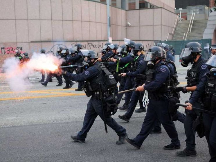 Trump: «Un nemico straniero sta invadendo la città, non lo permetterò»