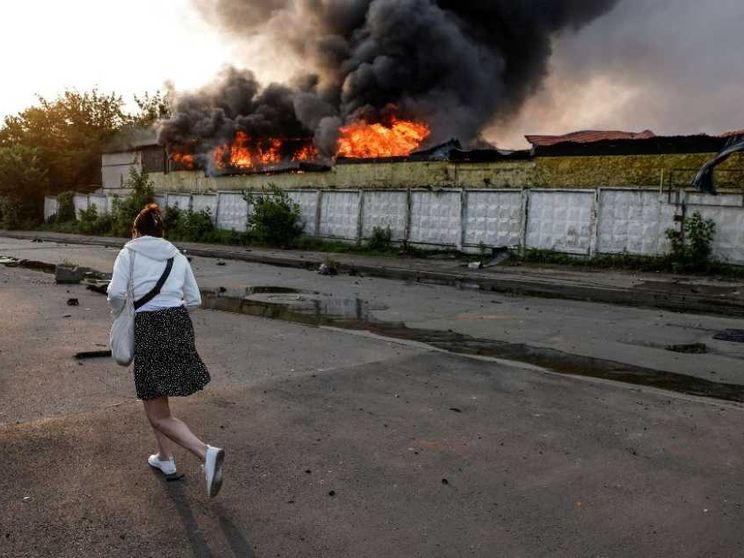 Missili e droni russi contro Kiev e Odessa: la tregua è lontana