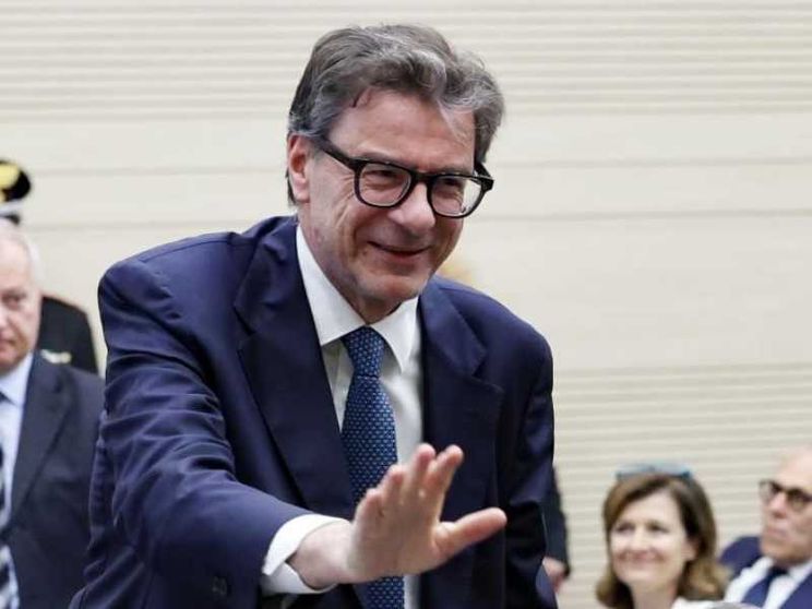 «Meno tasse al ceto medio». Torna l'annuncio, ma nel governo non c'è accordo