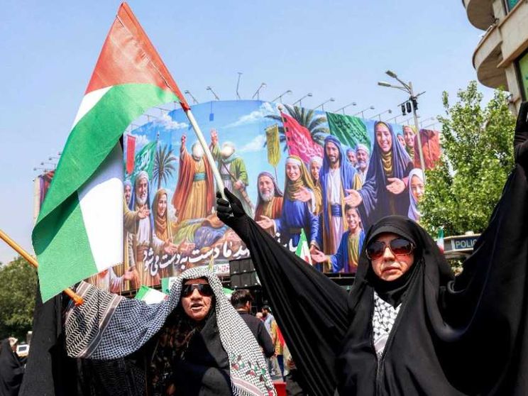 A Teheran, tra i manifestanti: «Vogliono trasformarci in un'enorme Gaza»