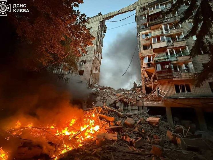 Intanto Kiev brucia e gli ucraini muoiono. «Da Mosca puro terrorismo»