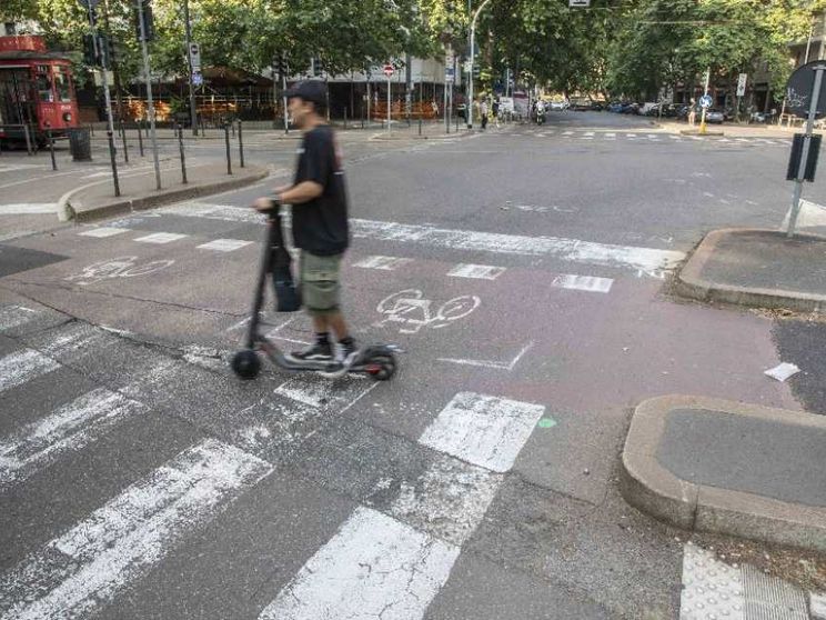 Investe e uccide 20enne in monopattino: era positivo all'alcoltest