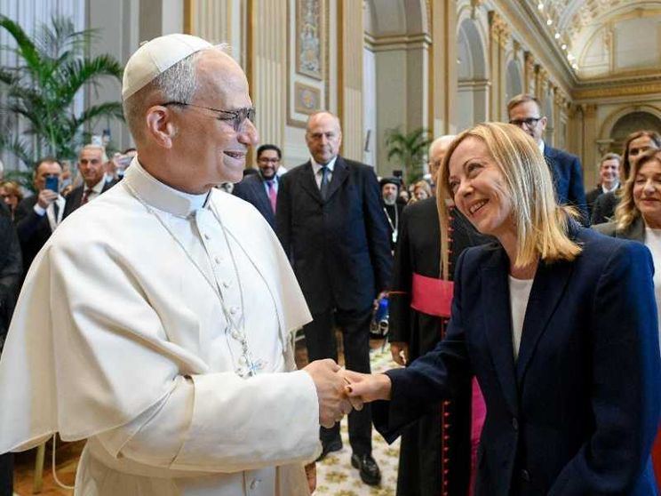 Il Papa incontra i governanti e indica due sfide (e una bussola)