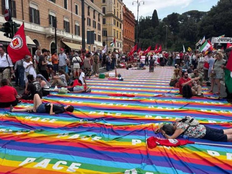 Associazioni, 5s, Avs e un po' di Pd insieme per dire no al riarmo